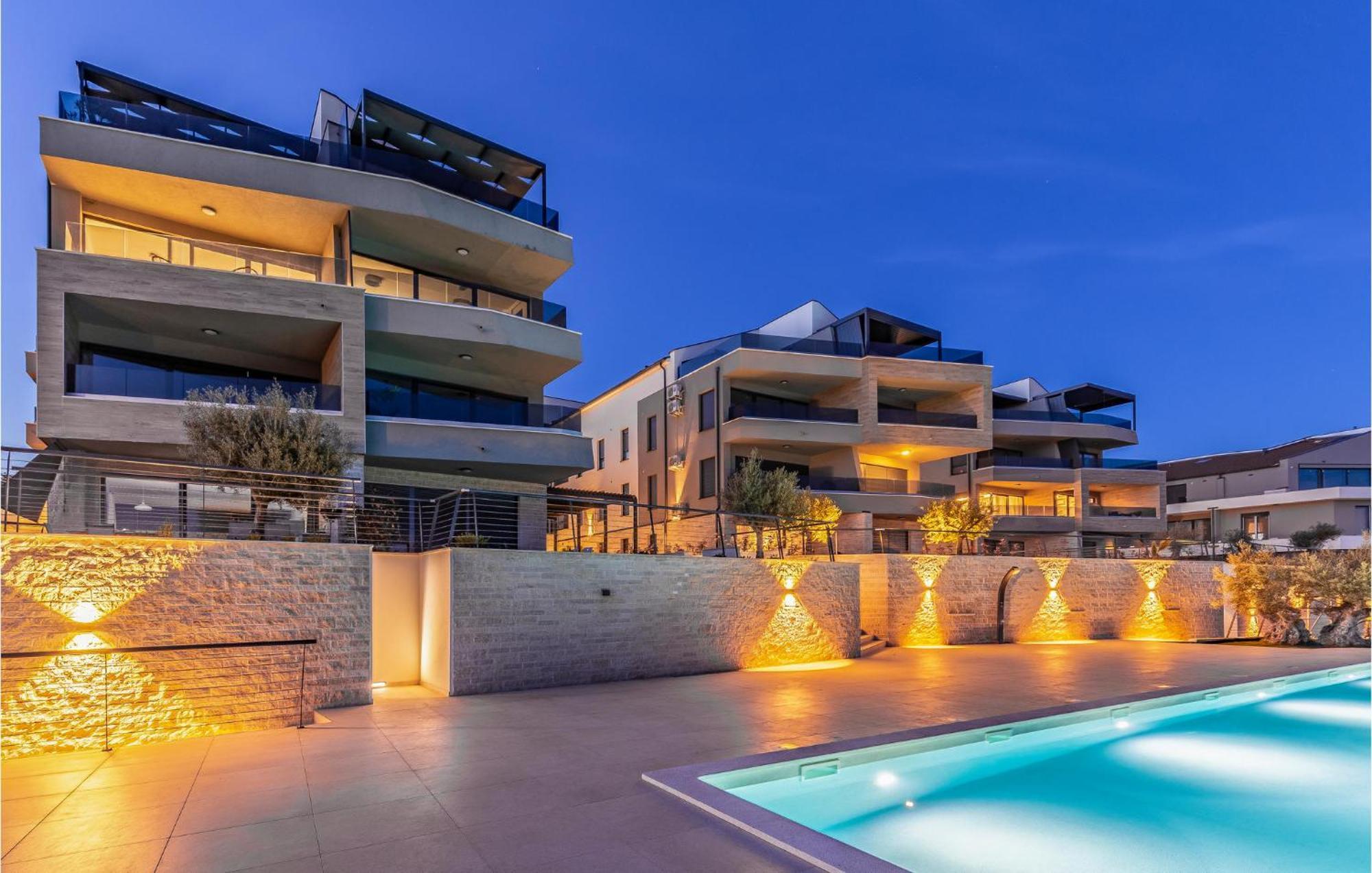 Beautiful In With Wifi Apartman Pula