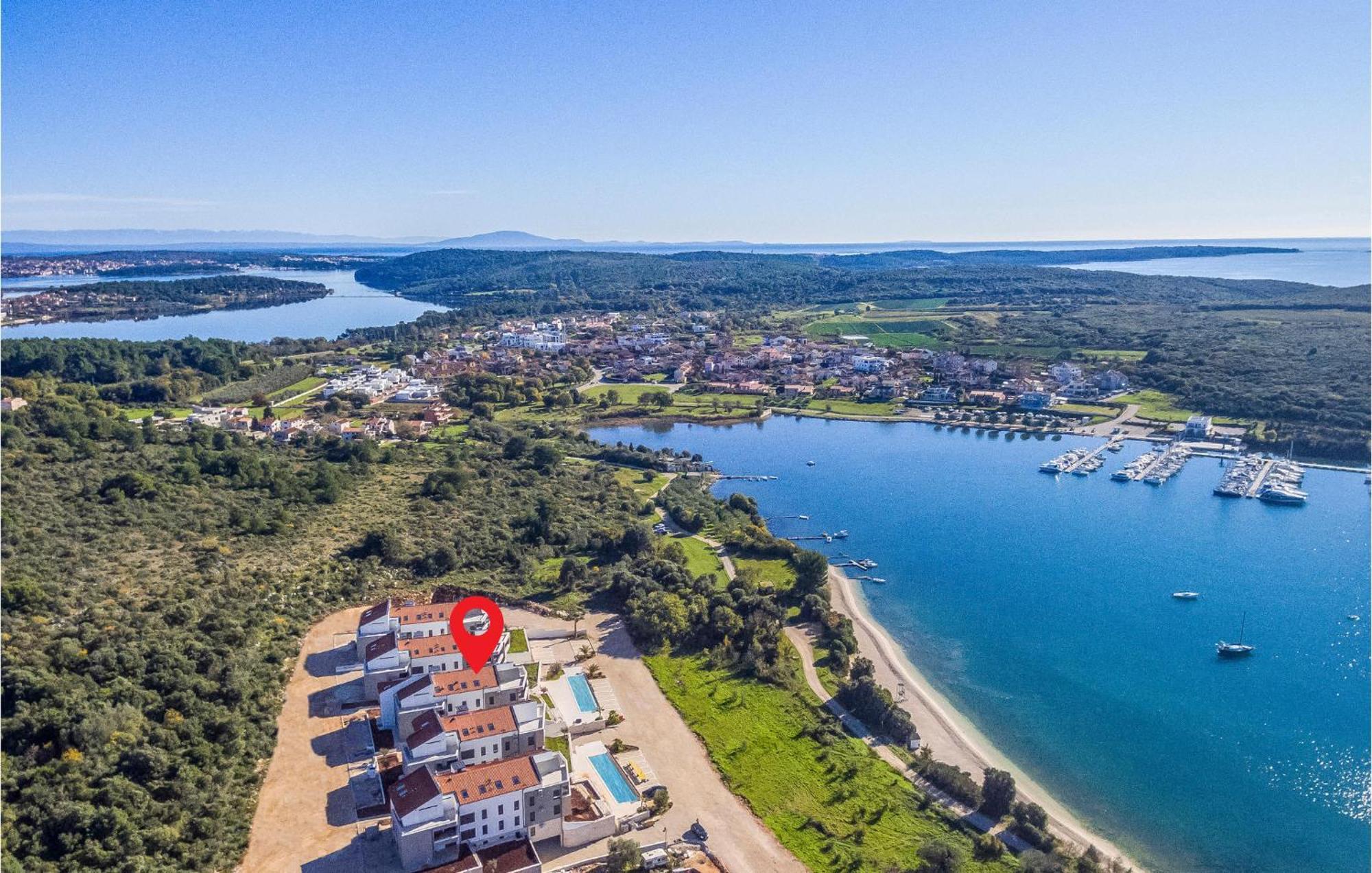 Apartman Beautiful In With Wifi Pula
